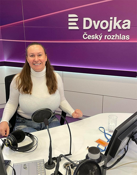 Simona Straková ve studiu Českého rozhlasu Dvojka